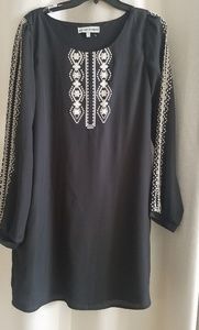 Almost Famous long sleeve shift dress